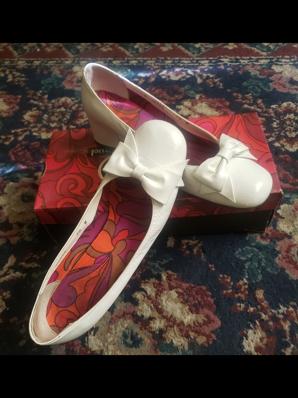 Vintage 1960s white S.R.O d'miguel bow heels (with box)